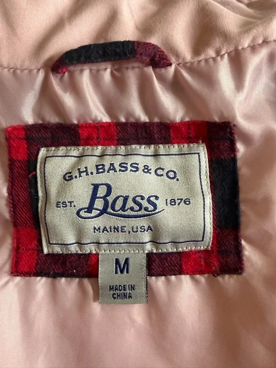 G.H. Bass & Co. Quilted Sleeveless Vest in Dusty Pink - Picture 3 of 5